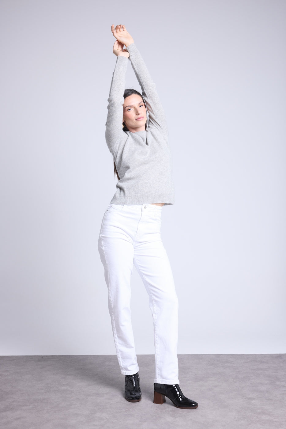 Rundhalset sweater med påsyede hjerter på albuerne Stitch - Lysegrå Hvid - Dame - 100% kashmir