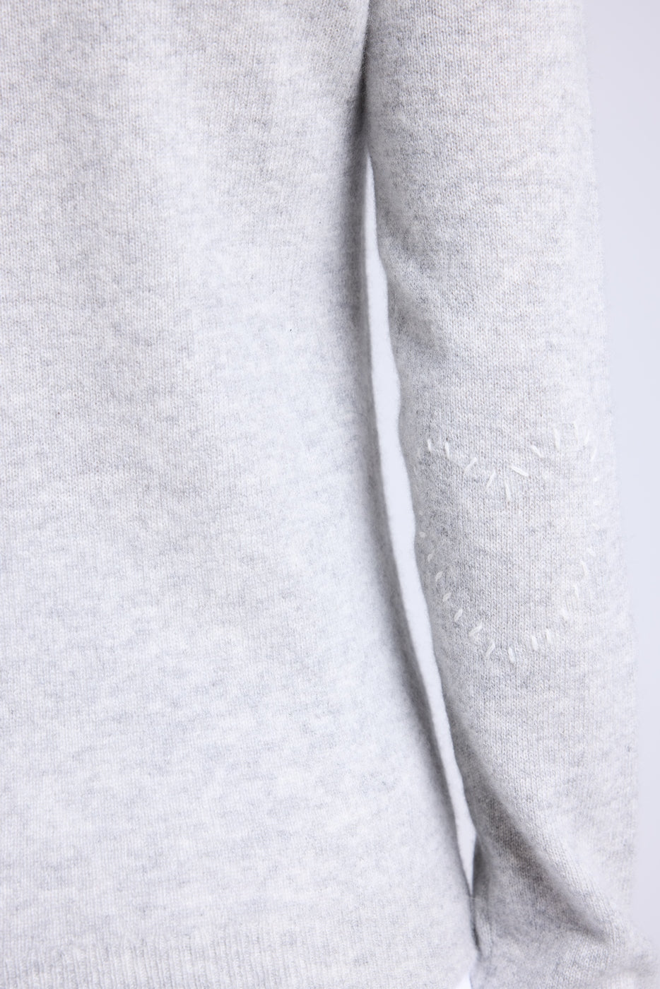 Rundhalset sweater med påsyede hjerter på albuerne Stitch - Lysegrå Hvid - Dame - 100% kashmir