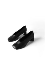 Soft Geometry Pumps – Sort