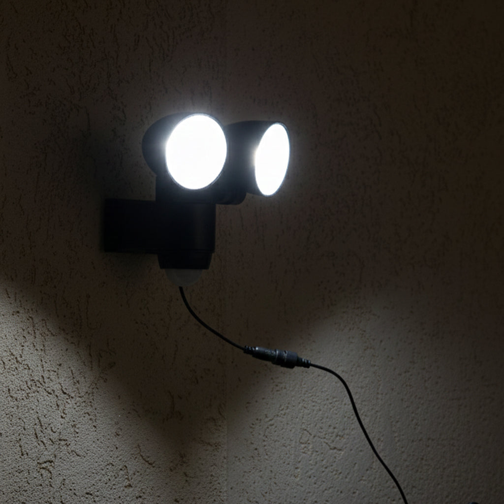Walee - Solar Floodlight - Plastic - Black