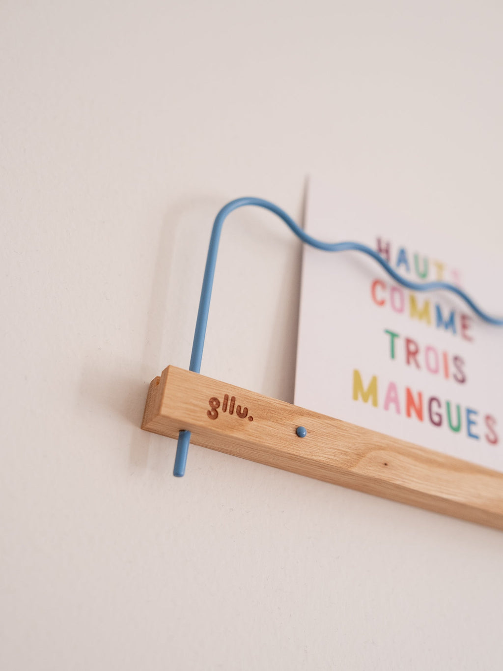 Super-Poses Onde Picture Ledge - Pastel Blue