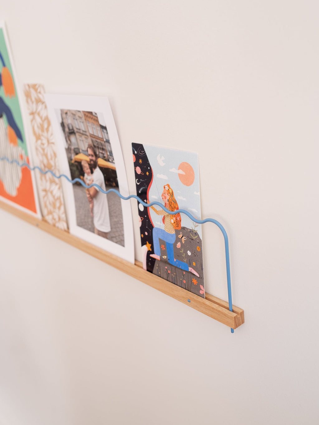 Super-Poses Onde Picture Ledge - Pastel Blue