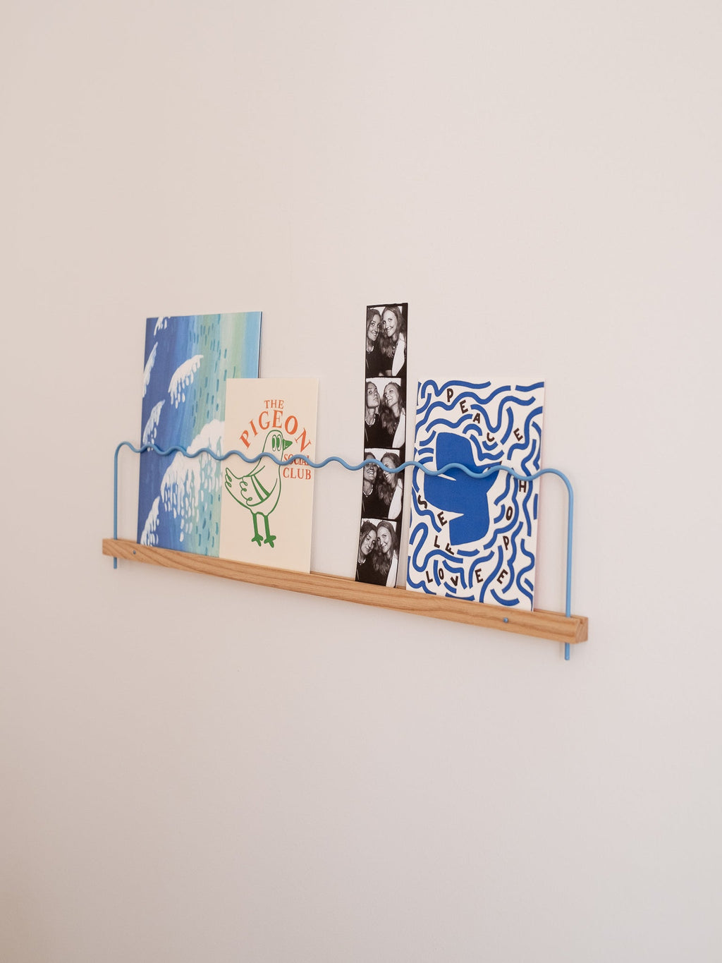Super-Poses Onde Picture Ledge - Pastel Blue