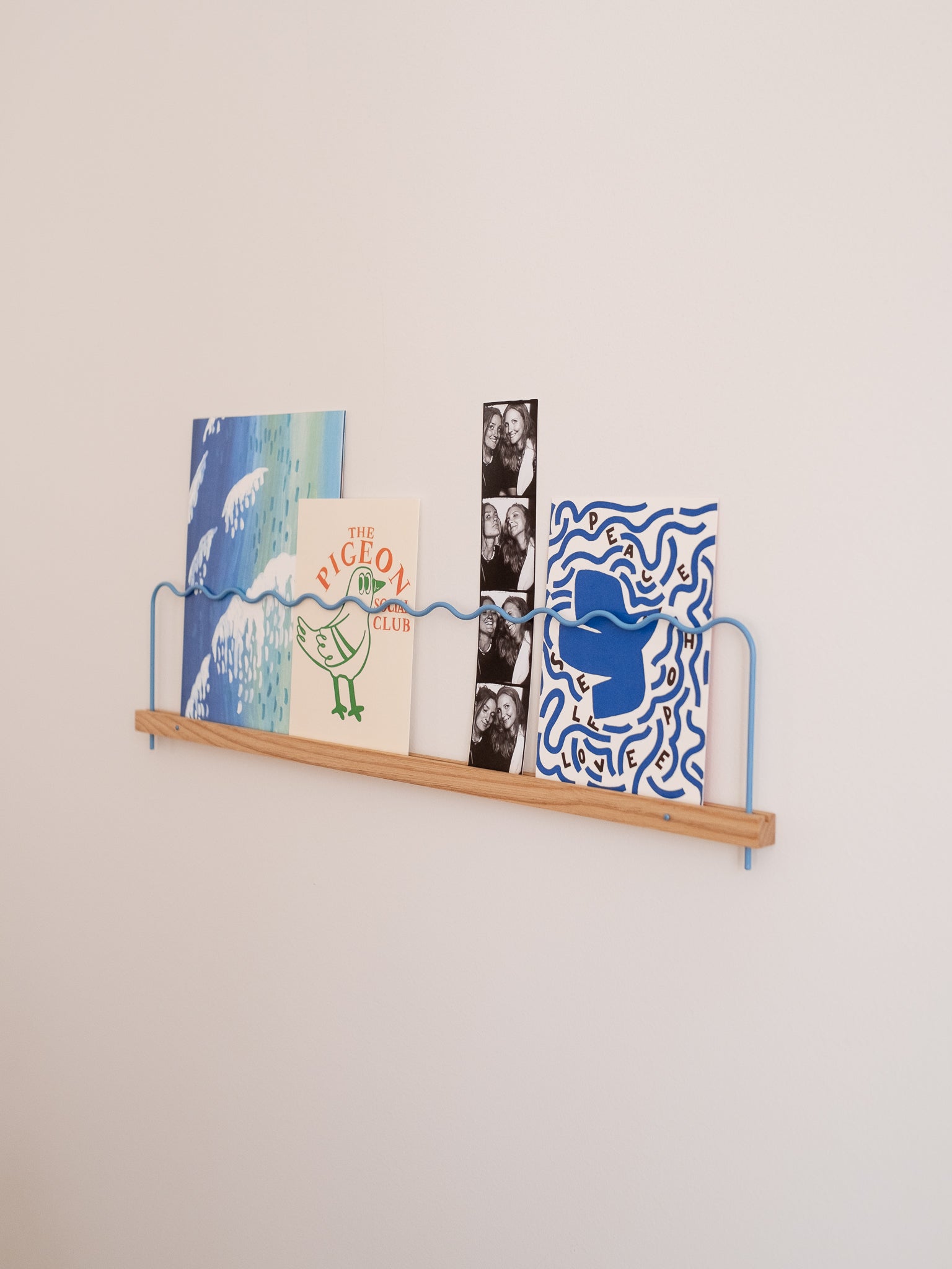 Super-Poses Onde Picture Ledge - Pastel Blue