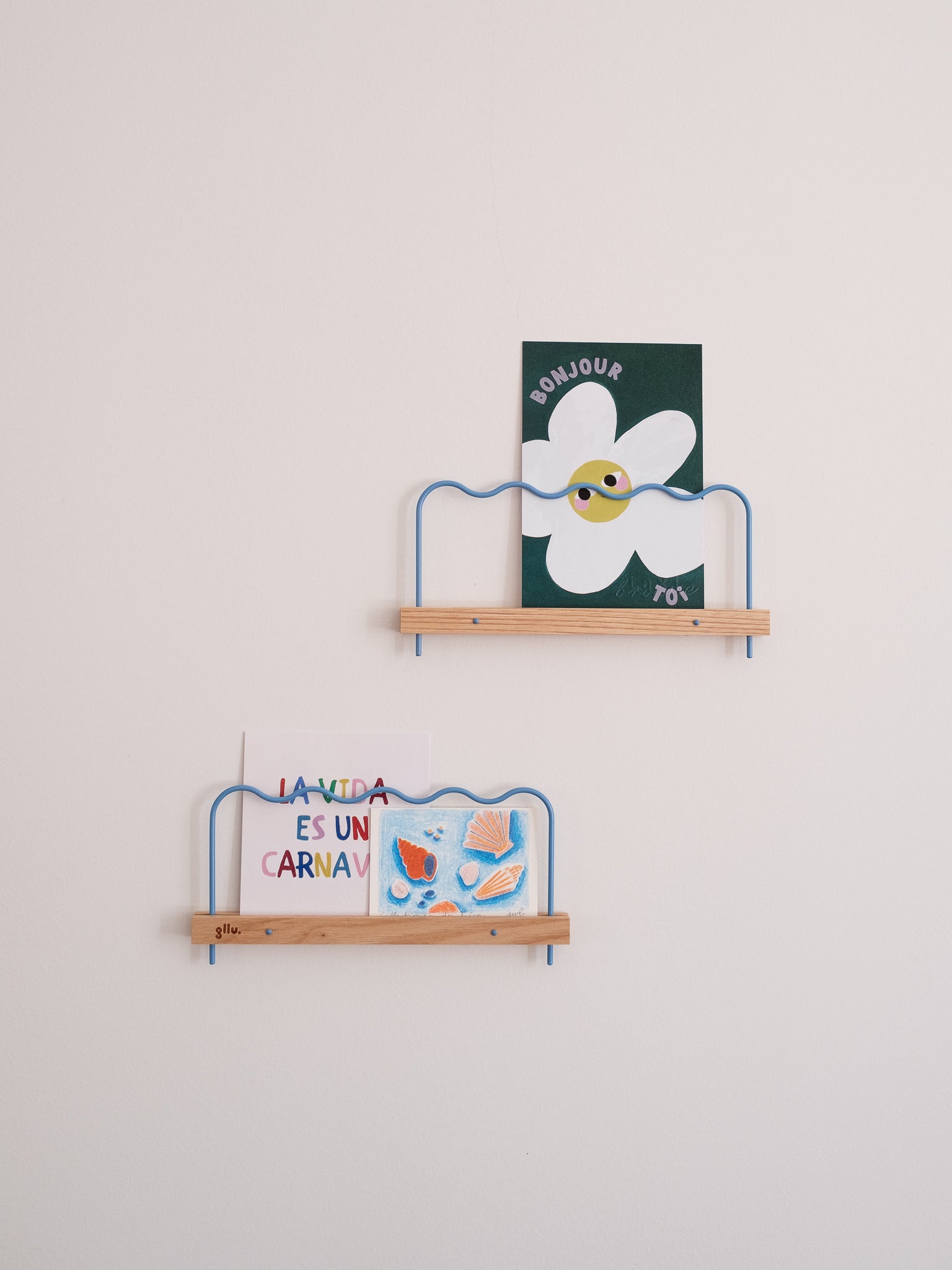 Super-Poses Onde Picture Ledge - Pastel Blue