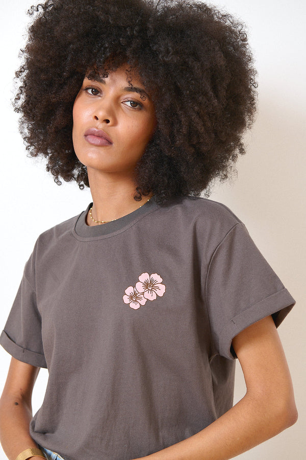 Anthracite short-sleeved t-shirt, round neck, slightly oversized with print on the front and back