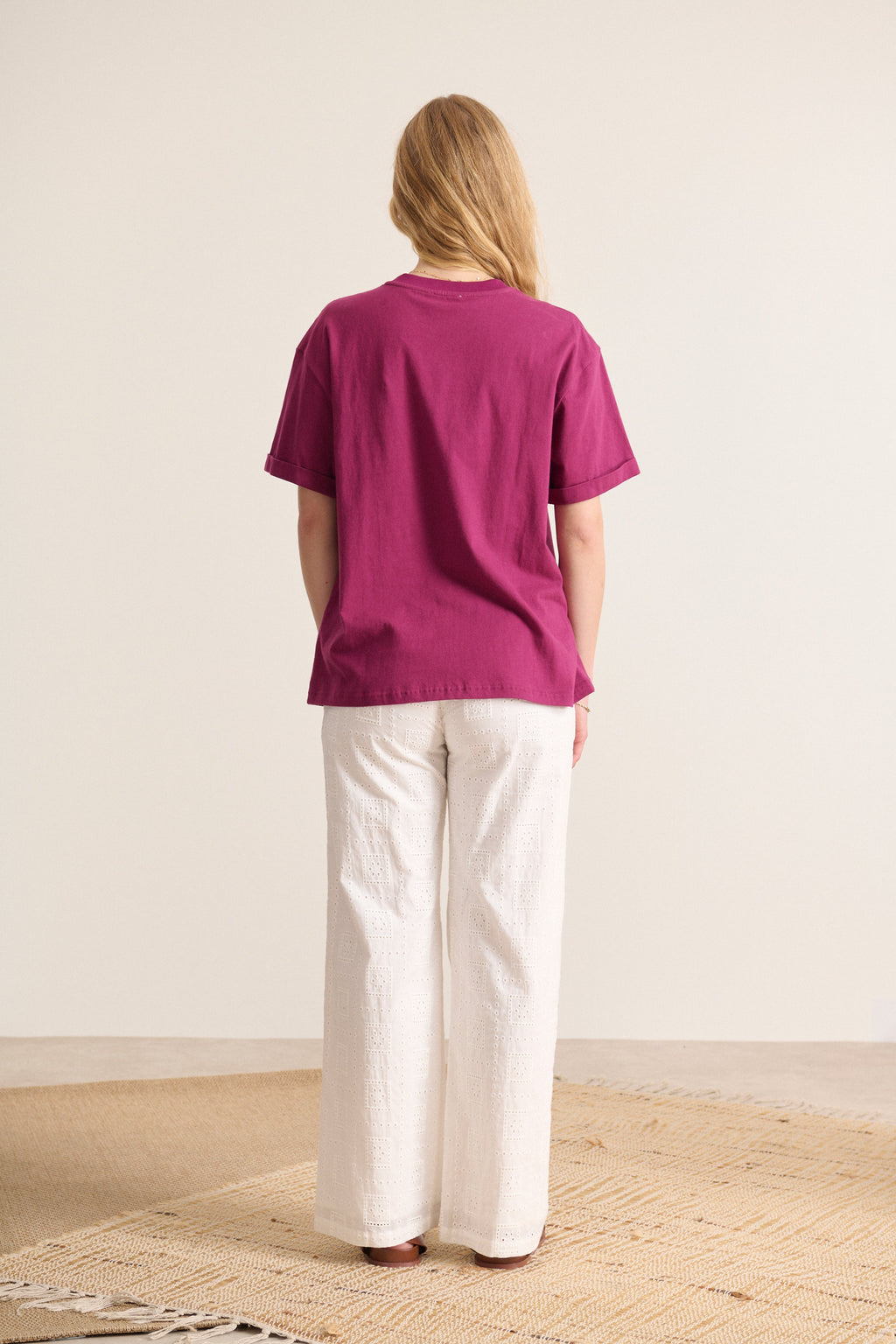 T-shirt 100% coton col rond à manches courtes uni couleur grenat vêtements femme collection printemps été 