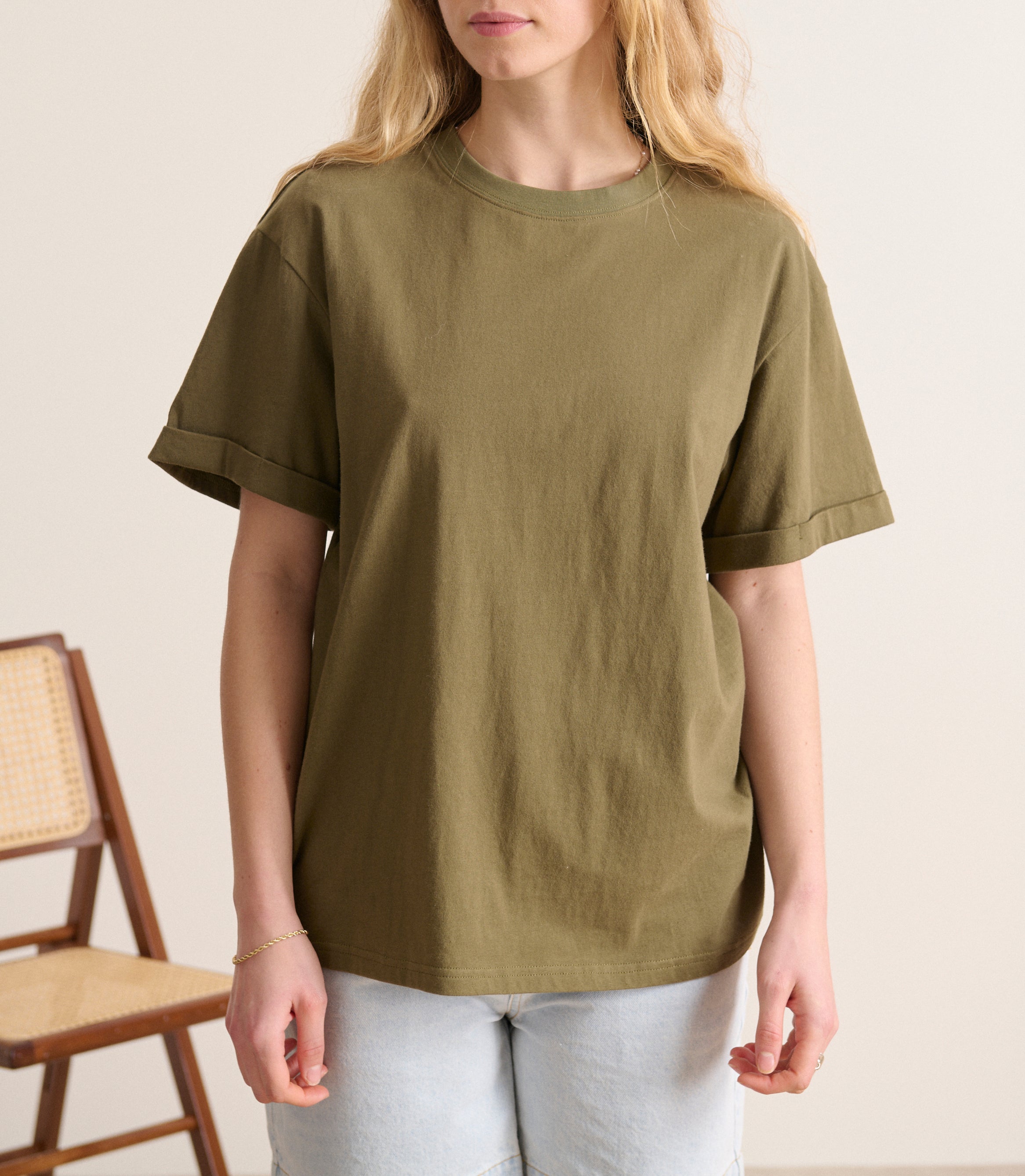 Tee-shirt manches courtes, col rond, volume fluide et moderne. Collection Garance Paris