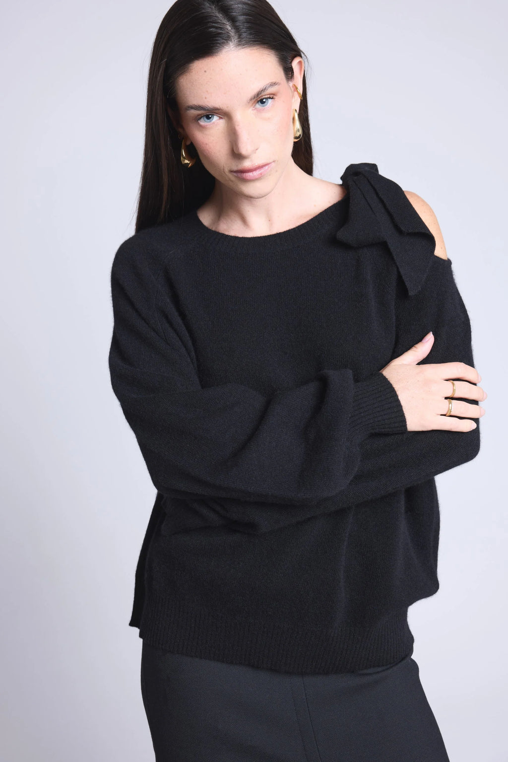 Jersey de cuello redondo con abertura y lazo en el hombro Tamara - Negro - Mujer - 100% cachemira
