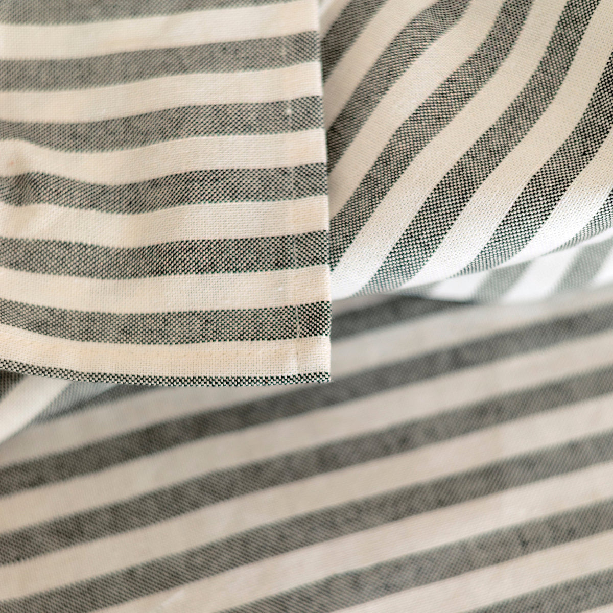 Horizon Tablecloth - Black