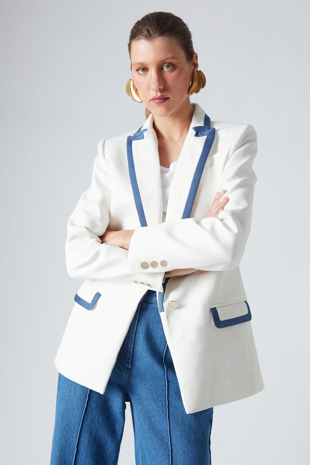 Blazer Henry Navagio