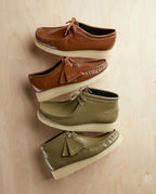 Botas Wallabee Boot - Dark Olive Patent - Mujer