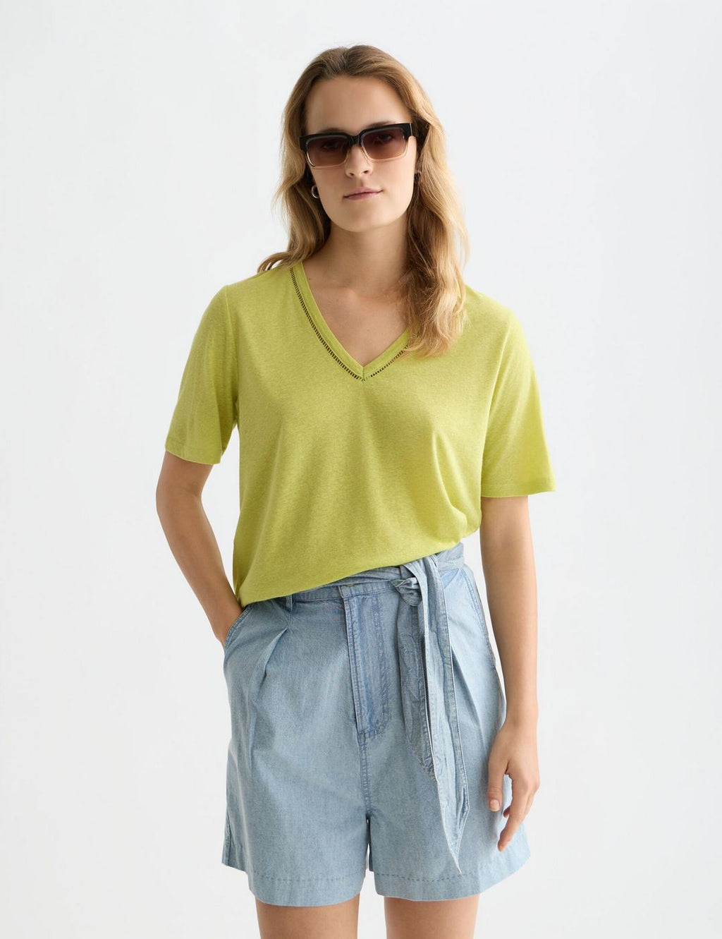 Linen V-Neck T-Shirt - Green Oasis