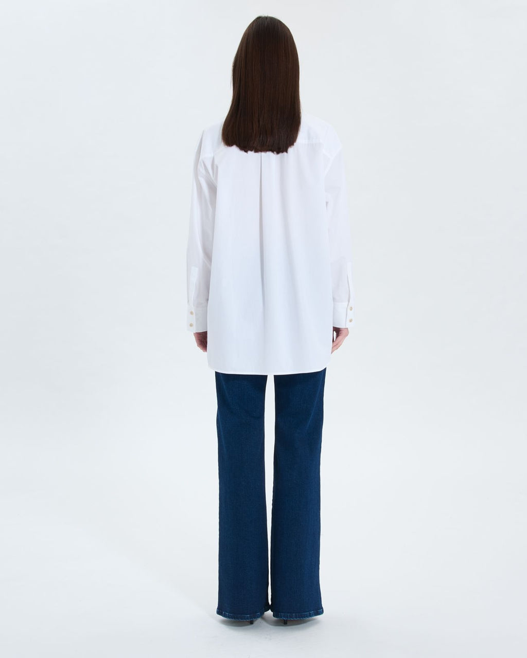 White oversized shirt_3