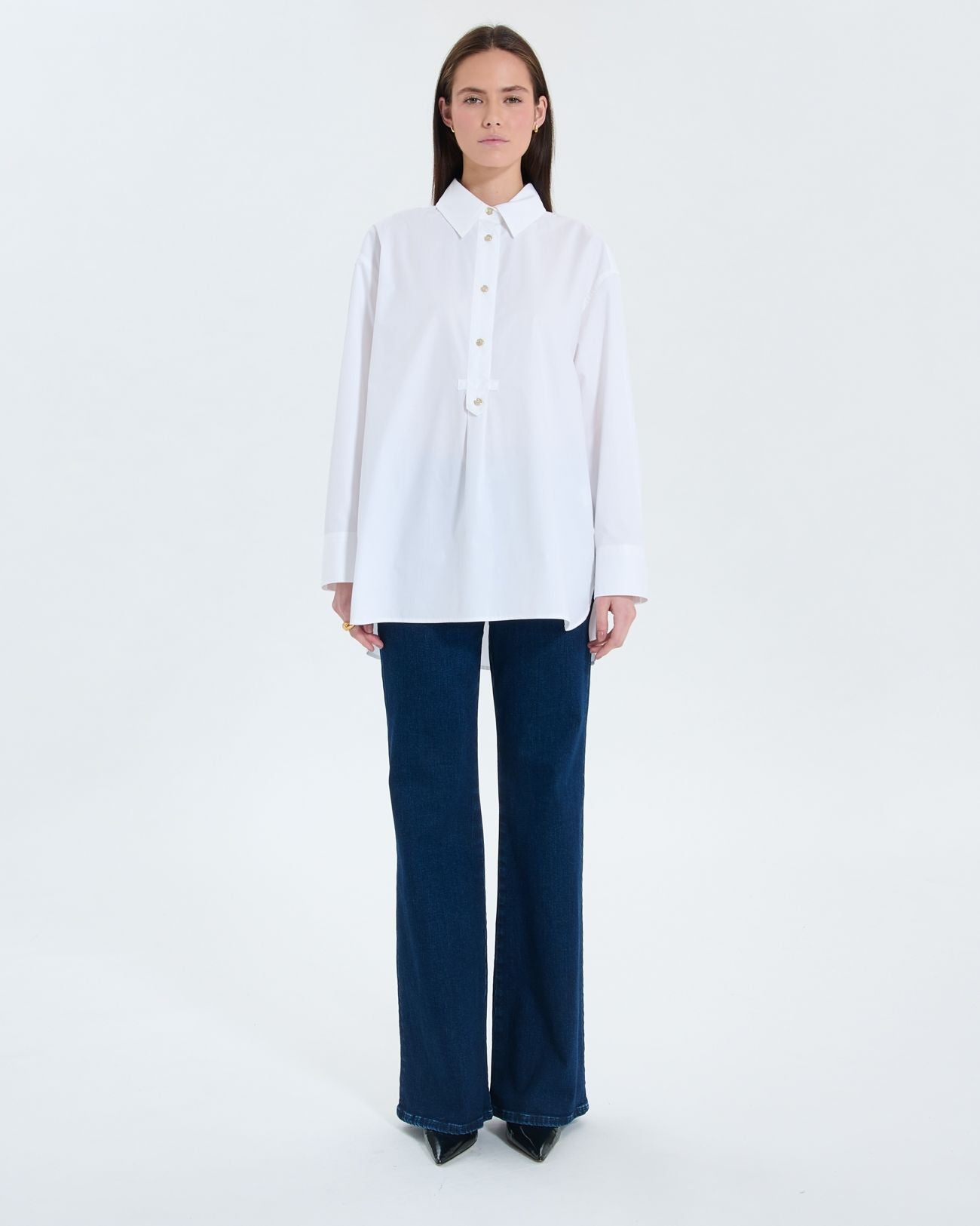 White oversized shirt_4