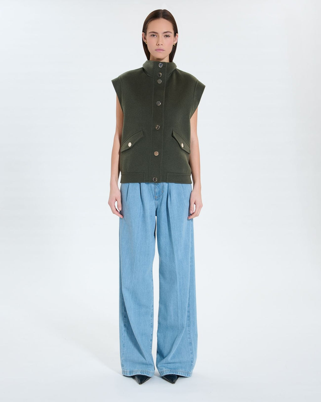 Khaki sleeveless jacket_4