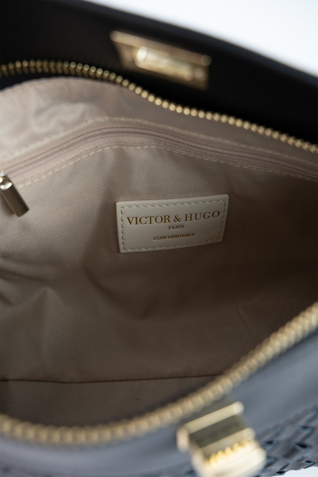 Yzel Shoulder Bag - Black