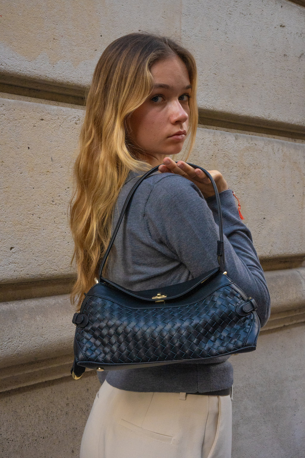 Yzel Shoulder Bag - Black
