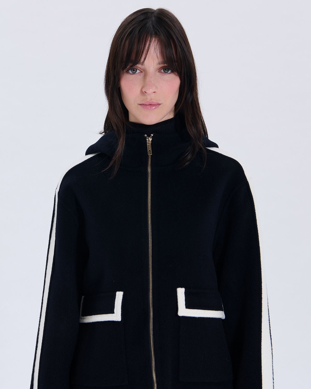 Nocturnal two-tone wool coat with leather outline_2