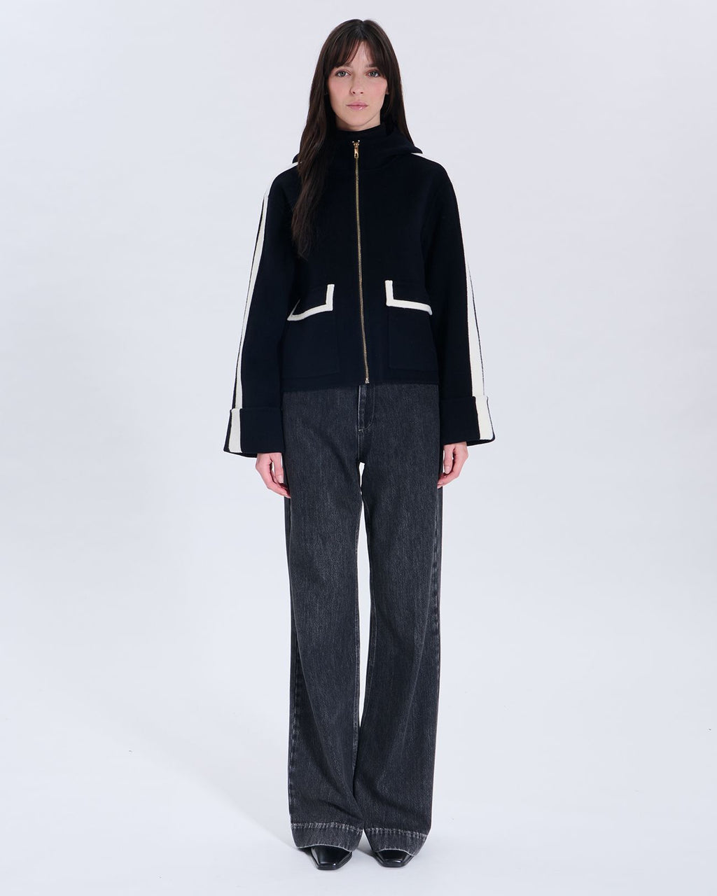 Nocturnal two-tone wool coat with leather outline_4