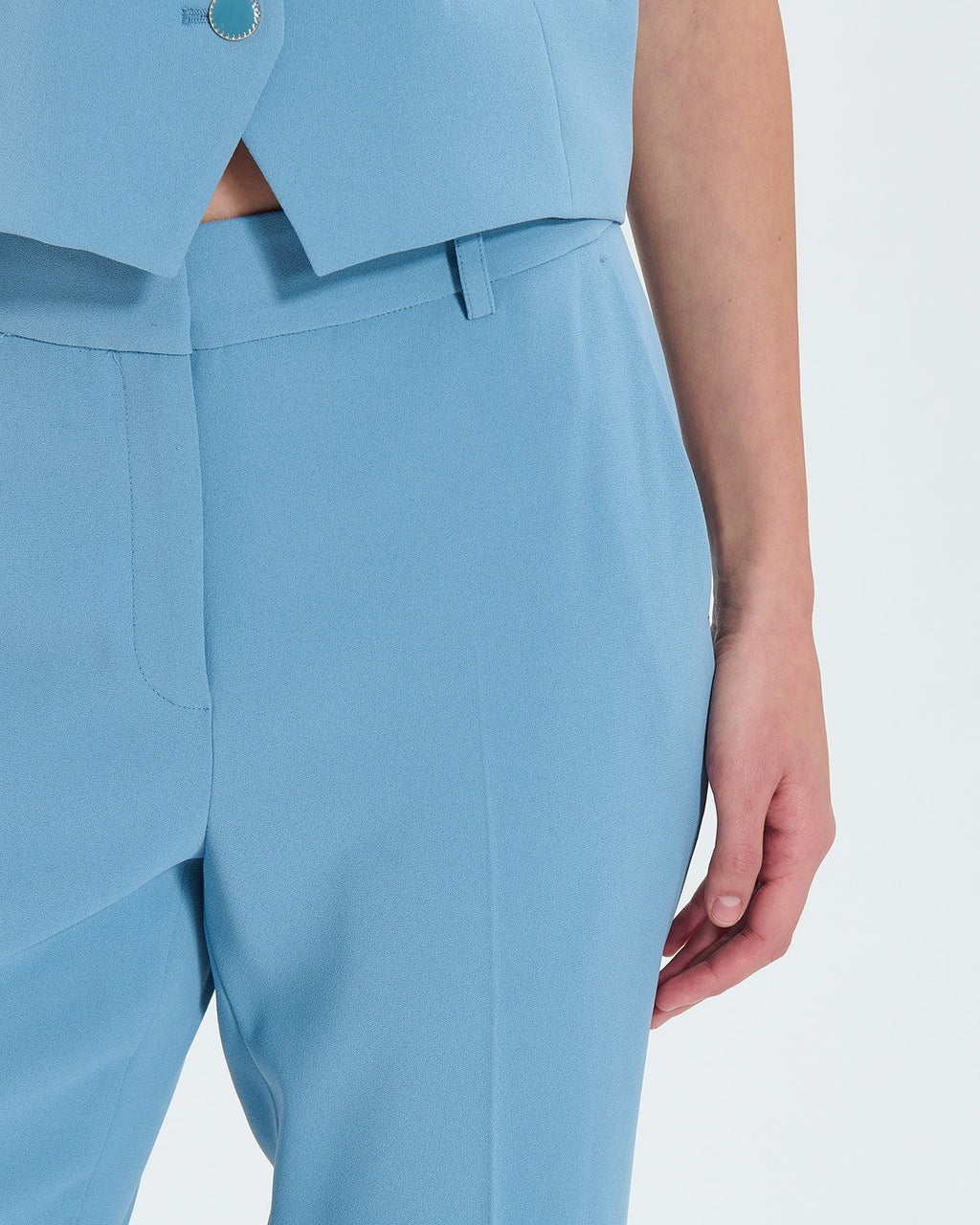 Pantalón ajustado crepe azul_2