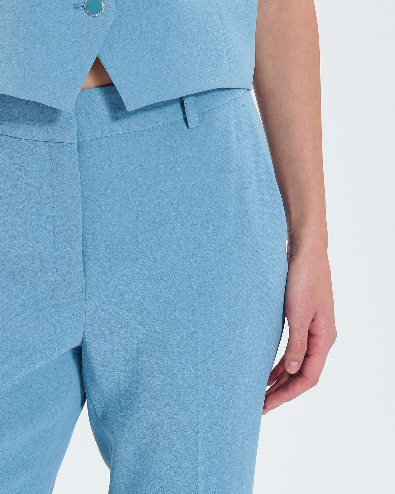 Pantalón ajustado crepe azul_2
