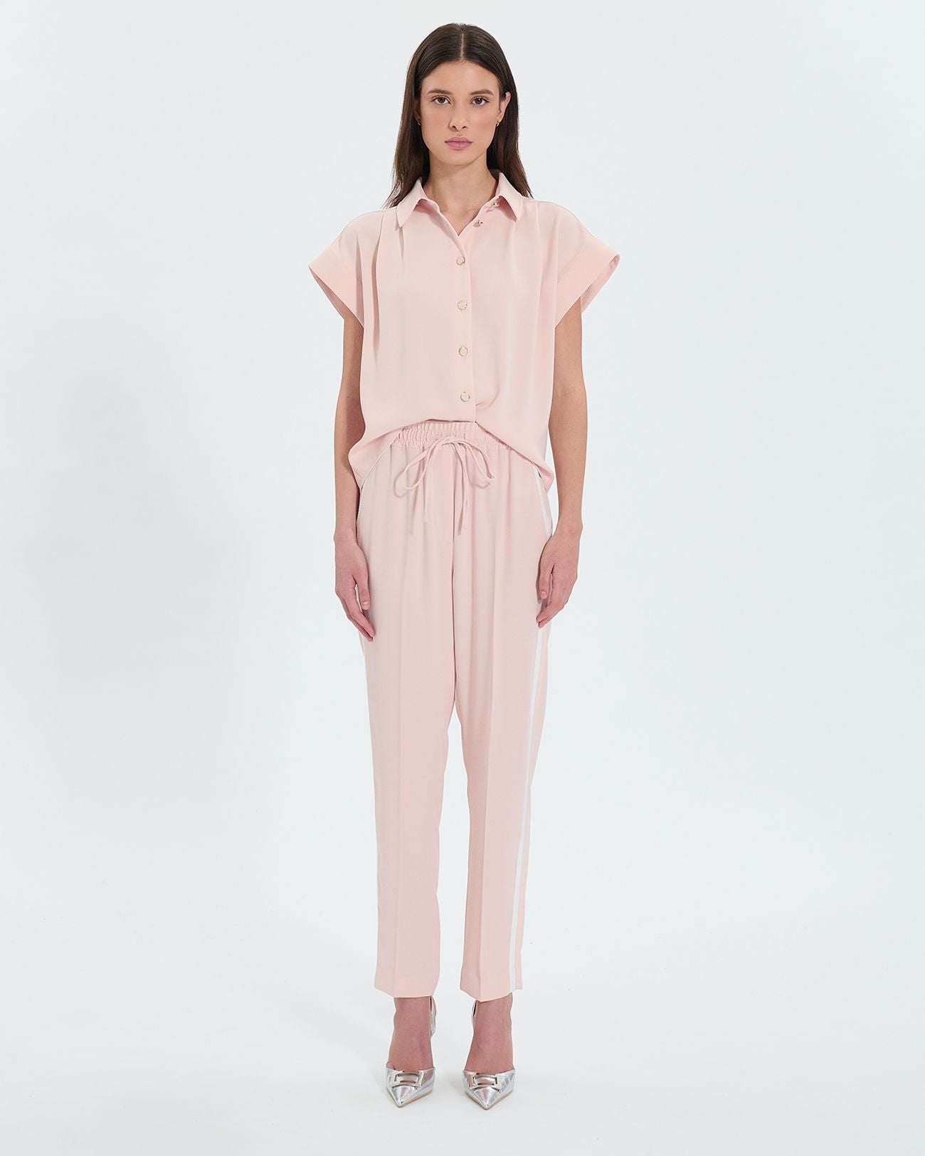 Pantalón ancho en crepe nude_1