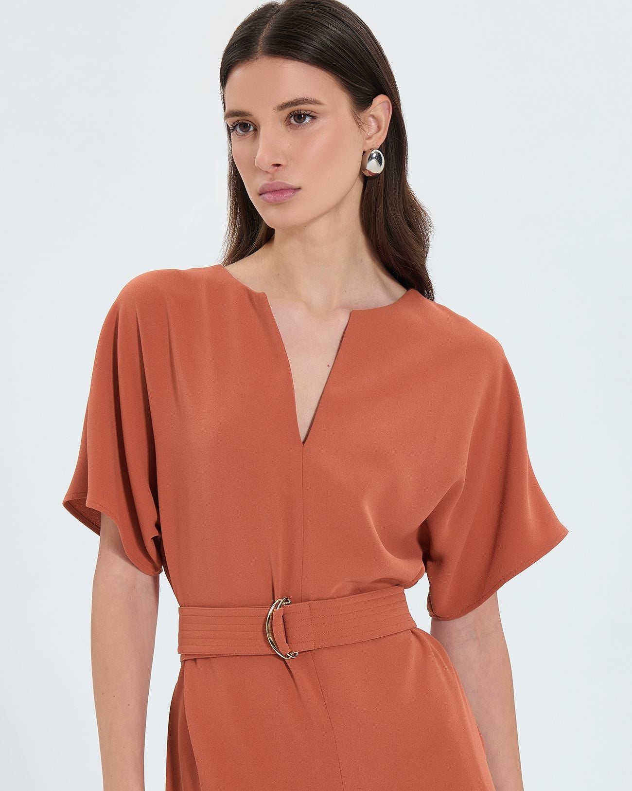 Vestido fluido de crepé ladrillo_2