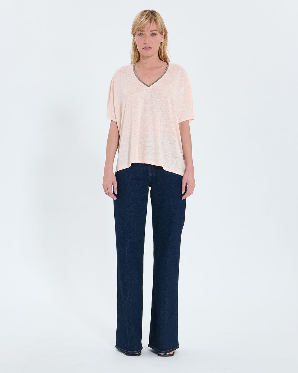 T-shirt col V en lin nude_4