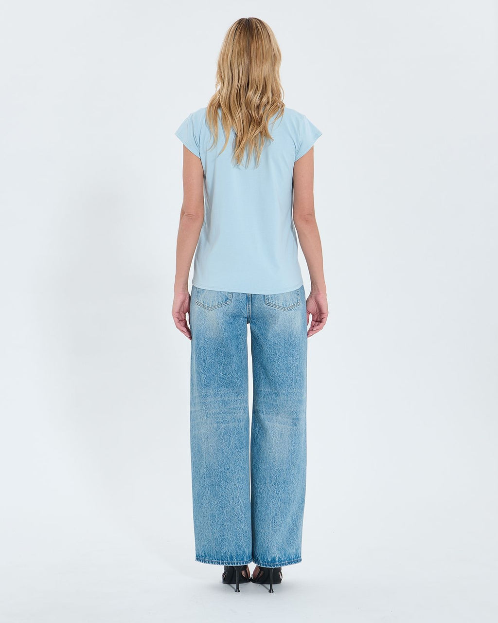 Tee-shirt col V bleu ciel_3