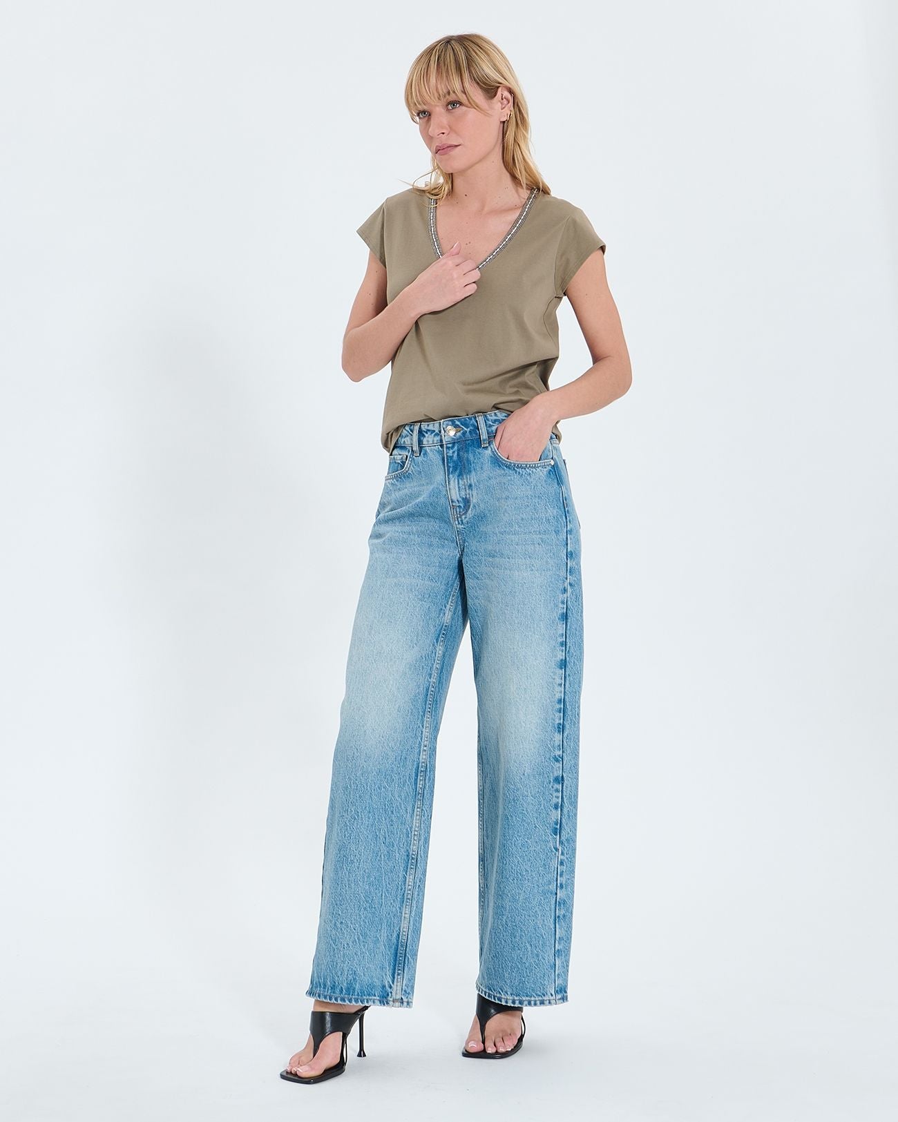 Khaki V-neck t-shirt_1