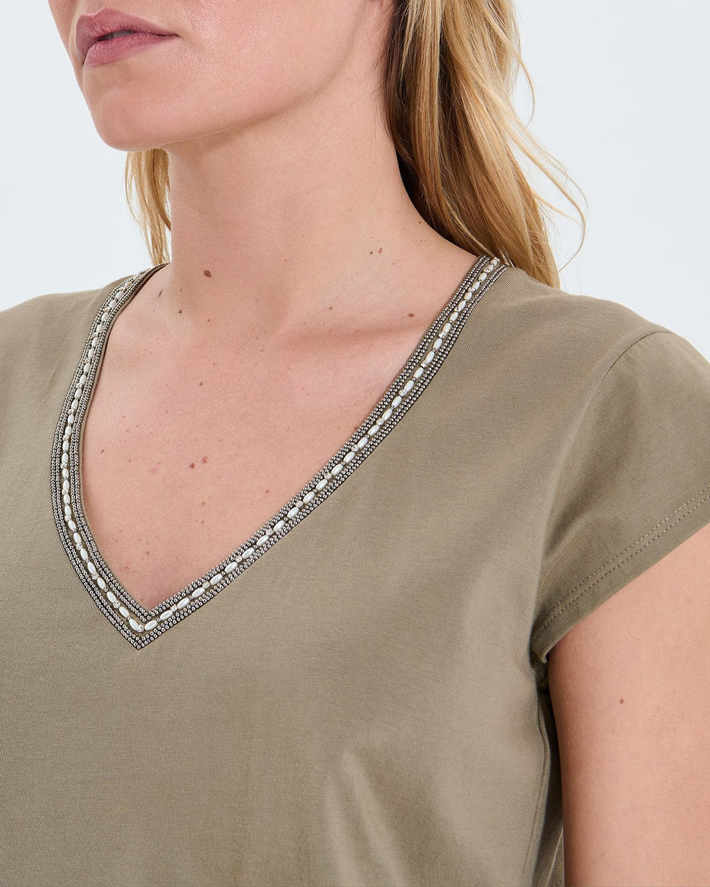 Khaki V-neck t-shirt_2