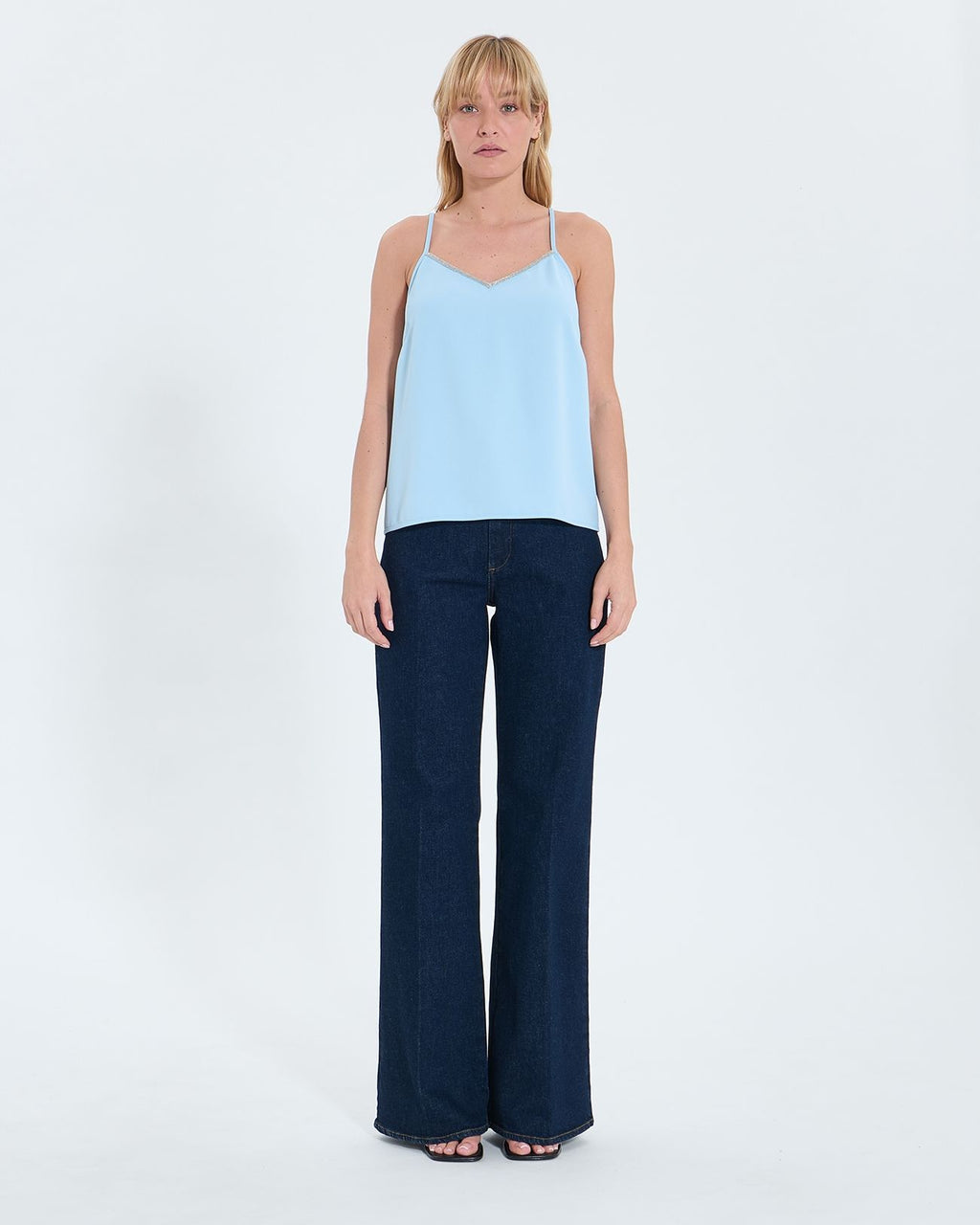 Camiseta sin mangas azul cielo_4