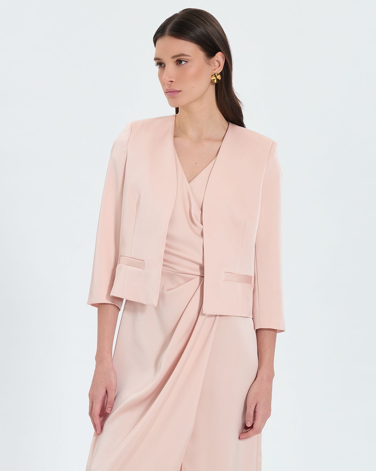 Chaqueta corta raso nude_1