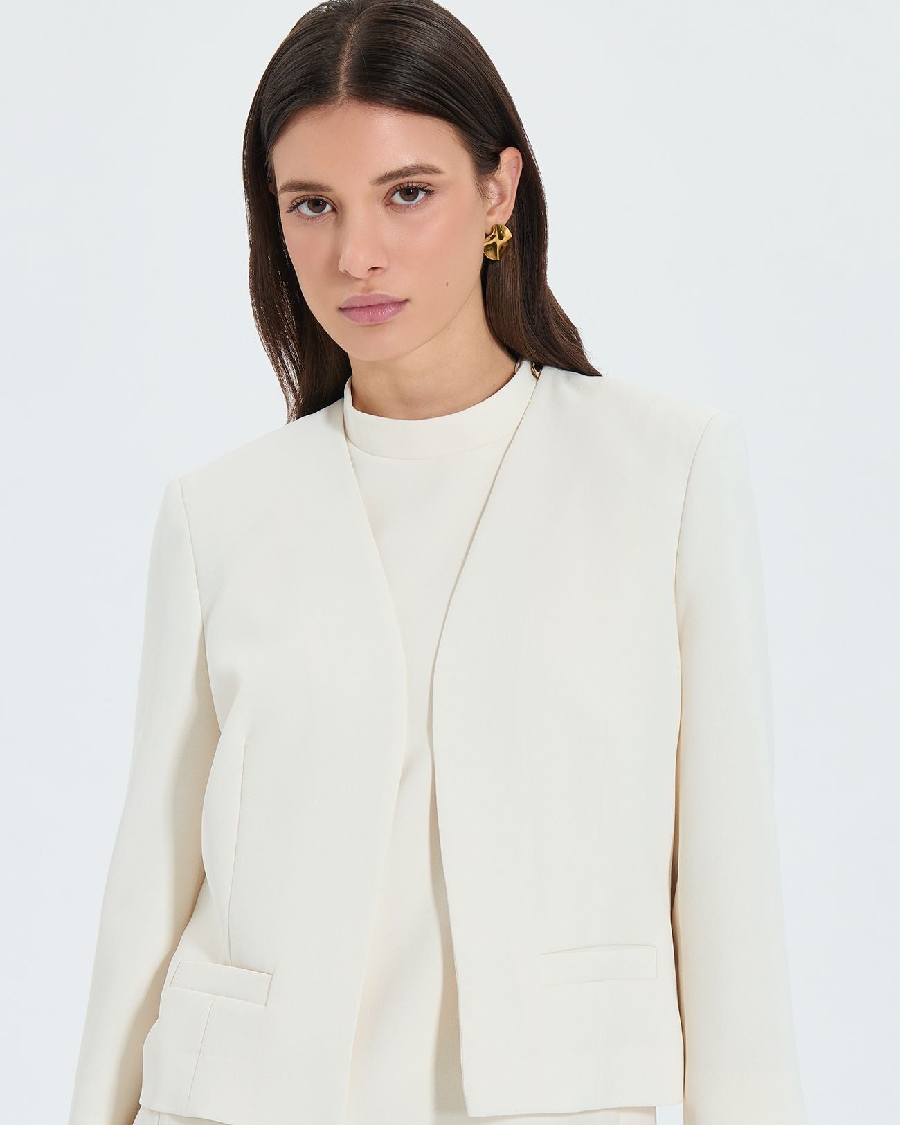 Chaqueta corta de crepe crudo_1