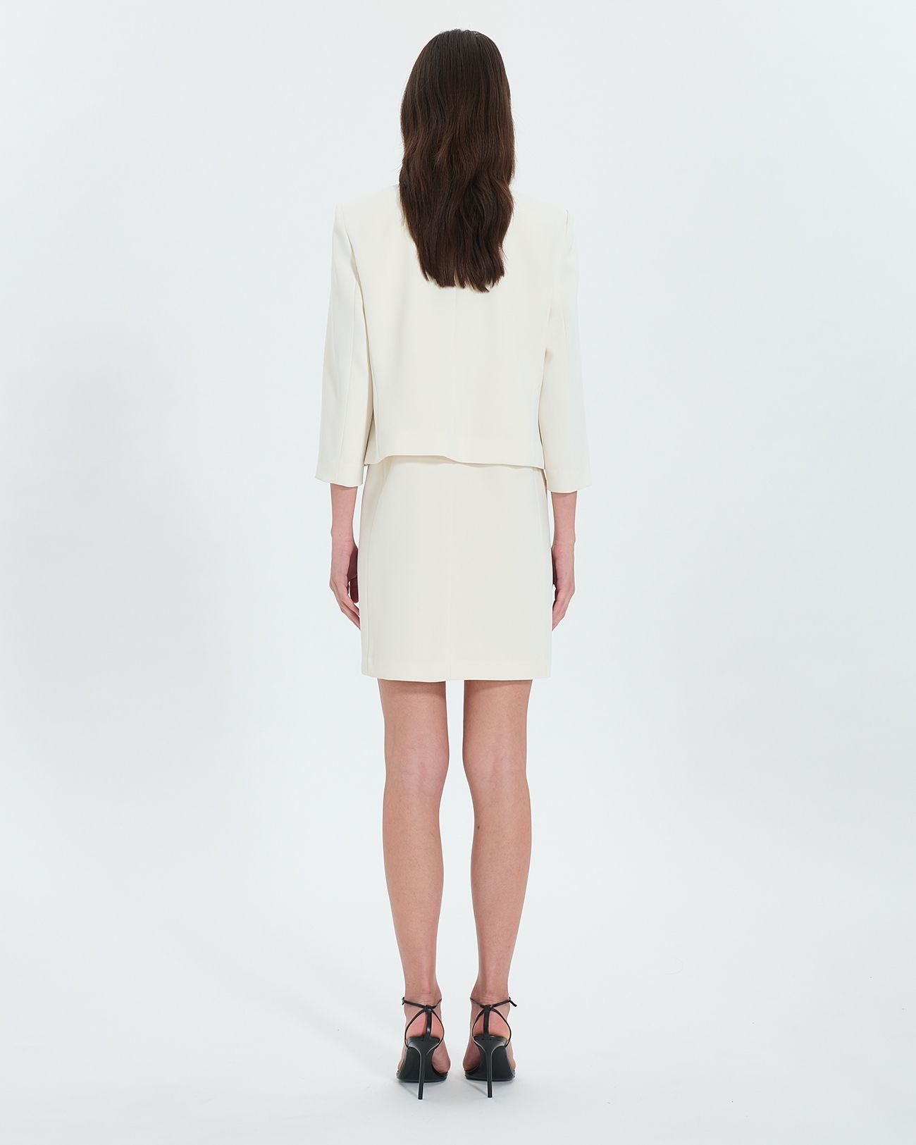 Chaqueta corta de crepe crudo_3