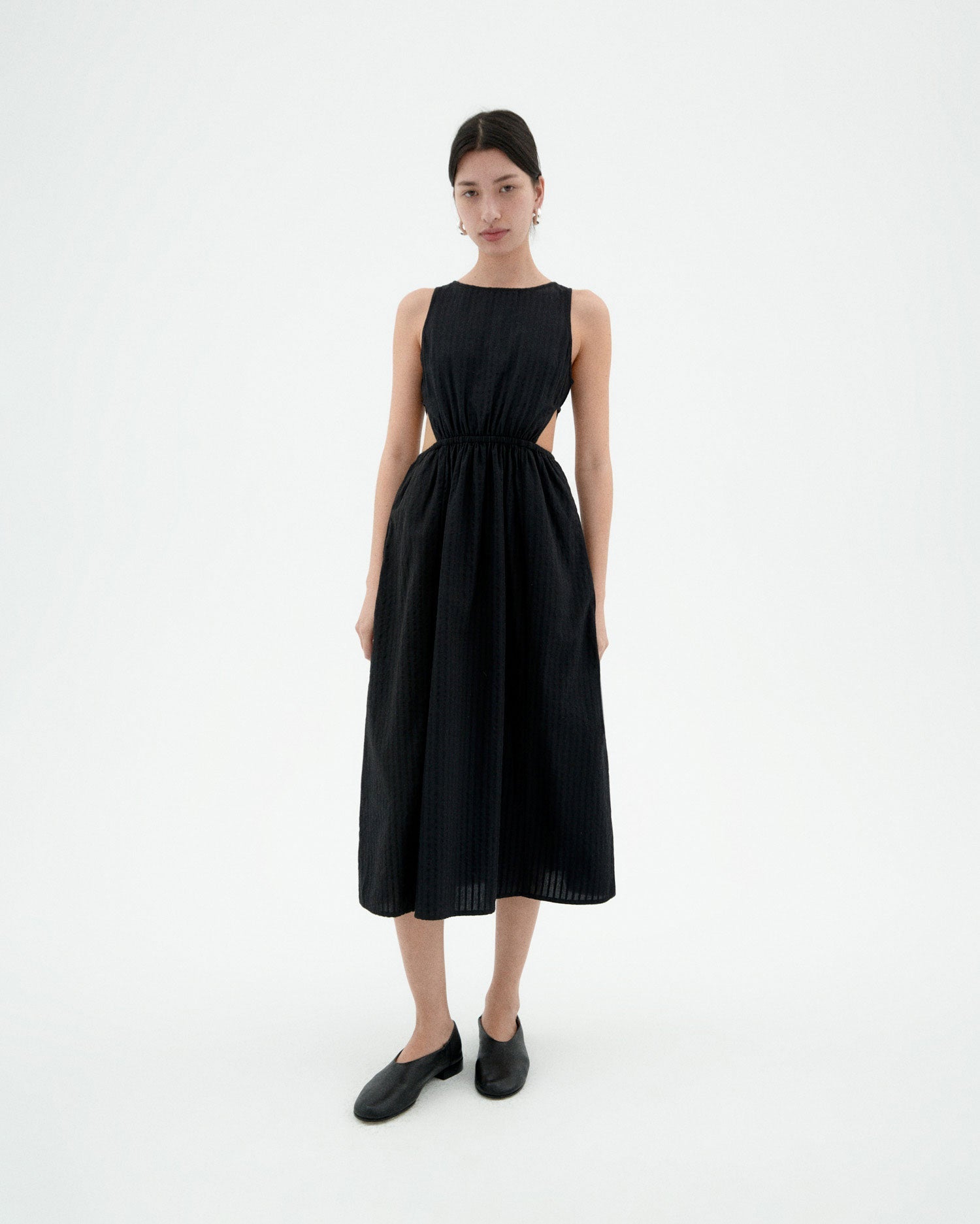 Vestido negro seersucker Kin sostenible-1
