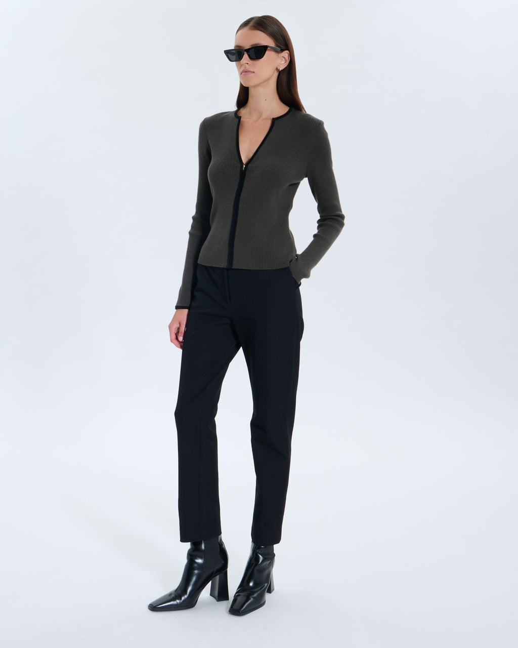 Noun khaki vest_1