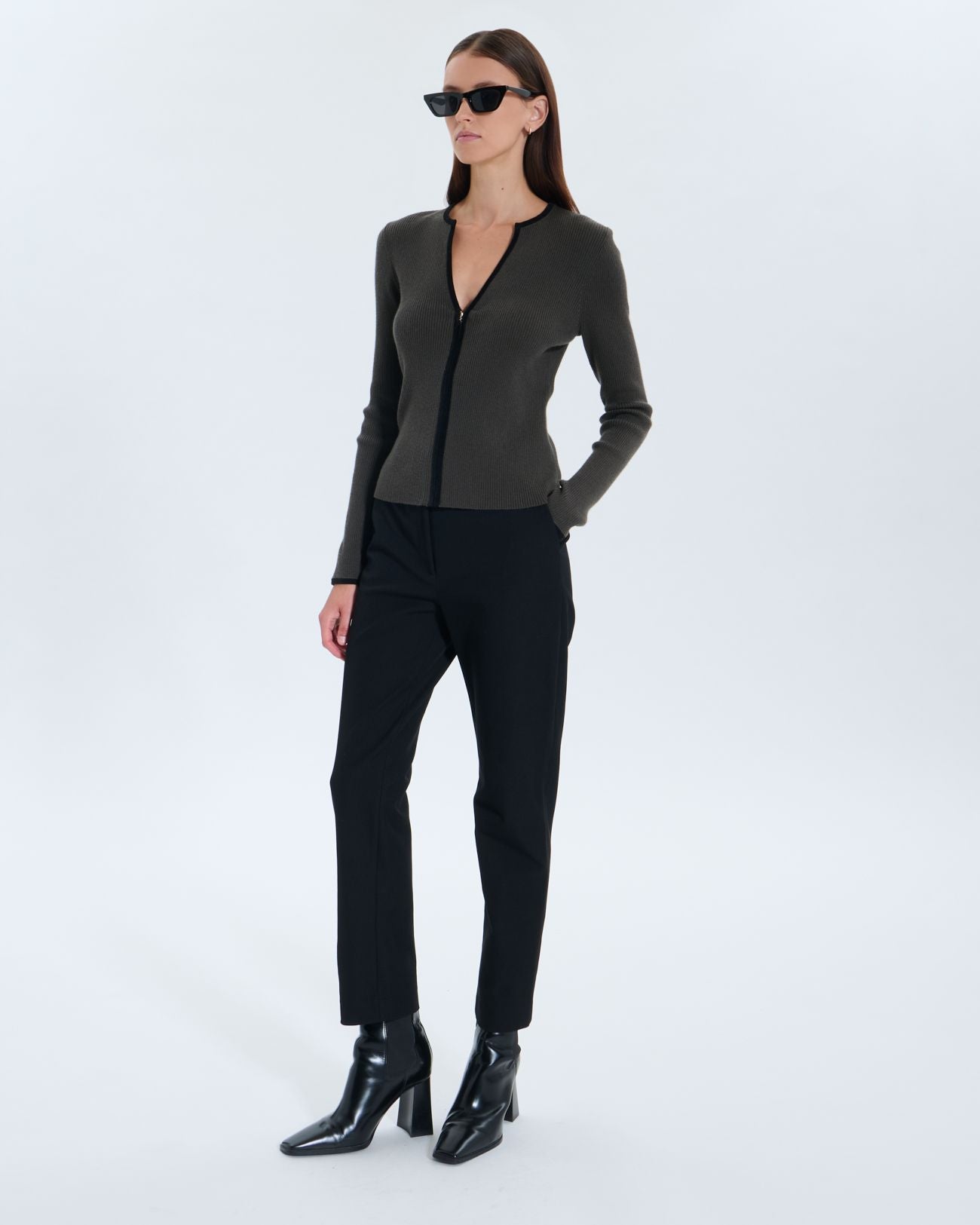 Noun khaki vest_1