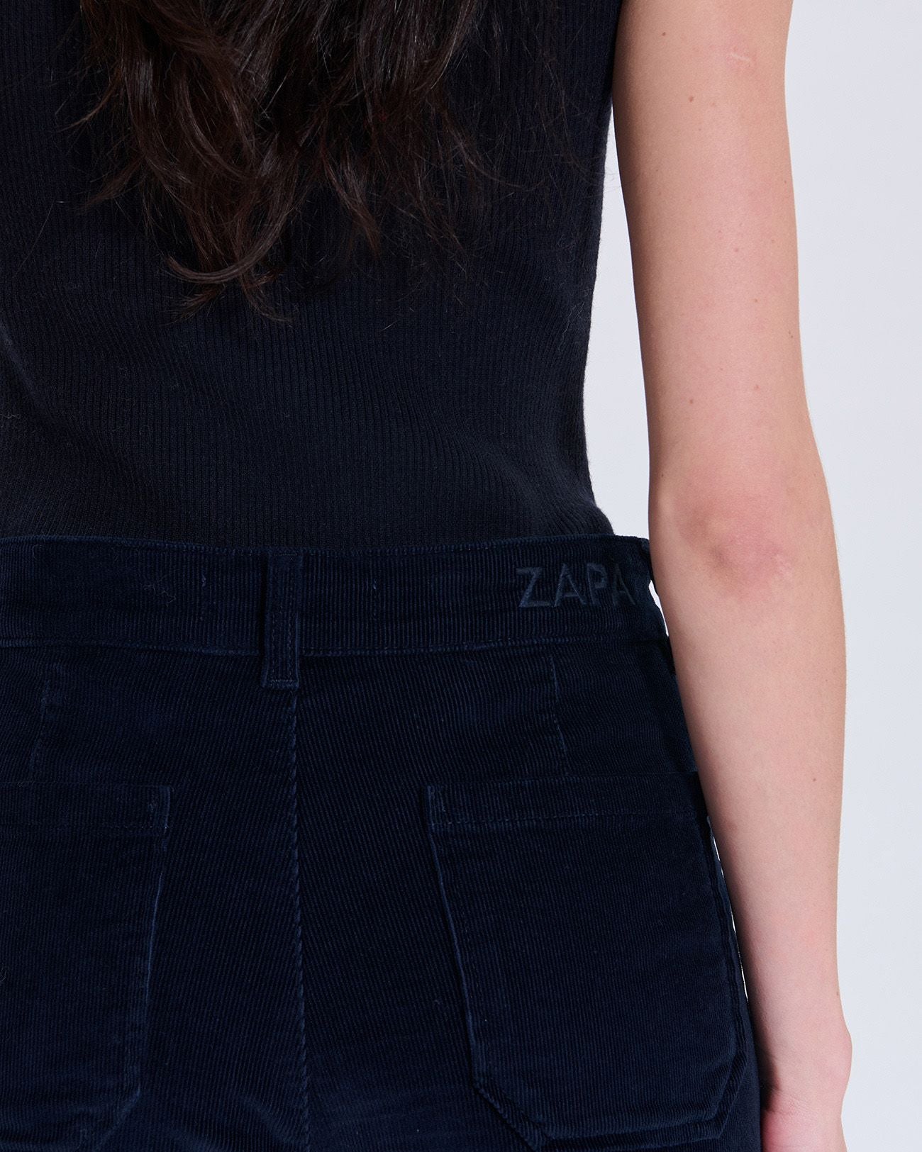 Jeans con bolsillo nocturno_2