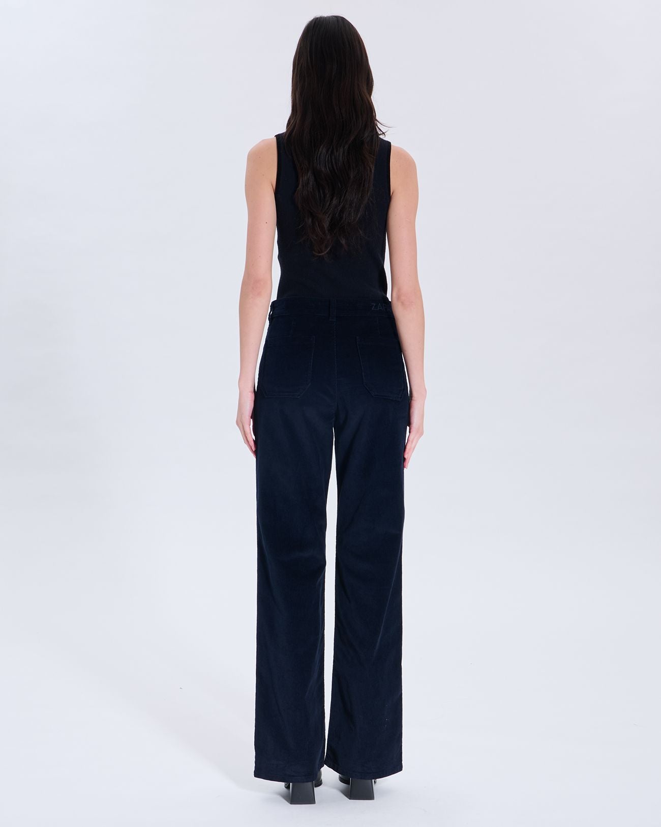 Jeans con bolsillo nocturno_3