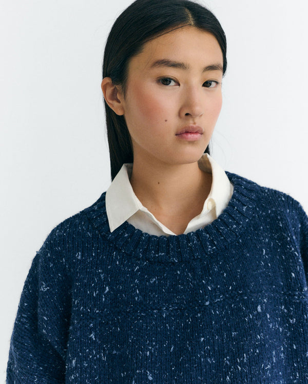 Nachhaltiger Oversize-Pullover aus Merinowolle in Blau Liza – 3
