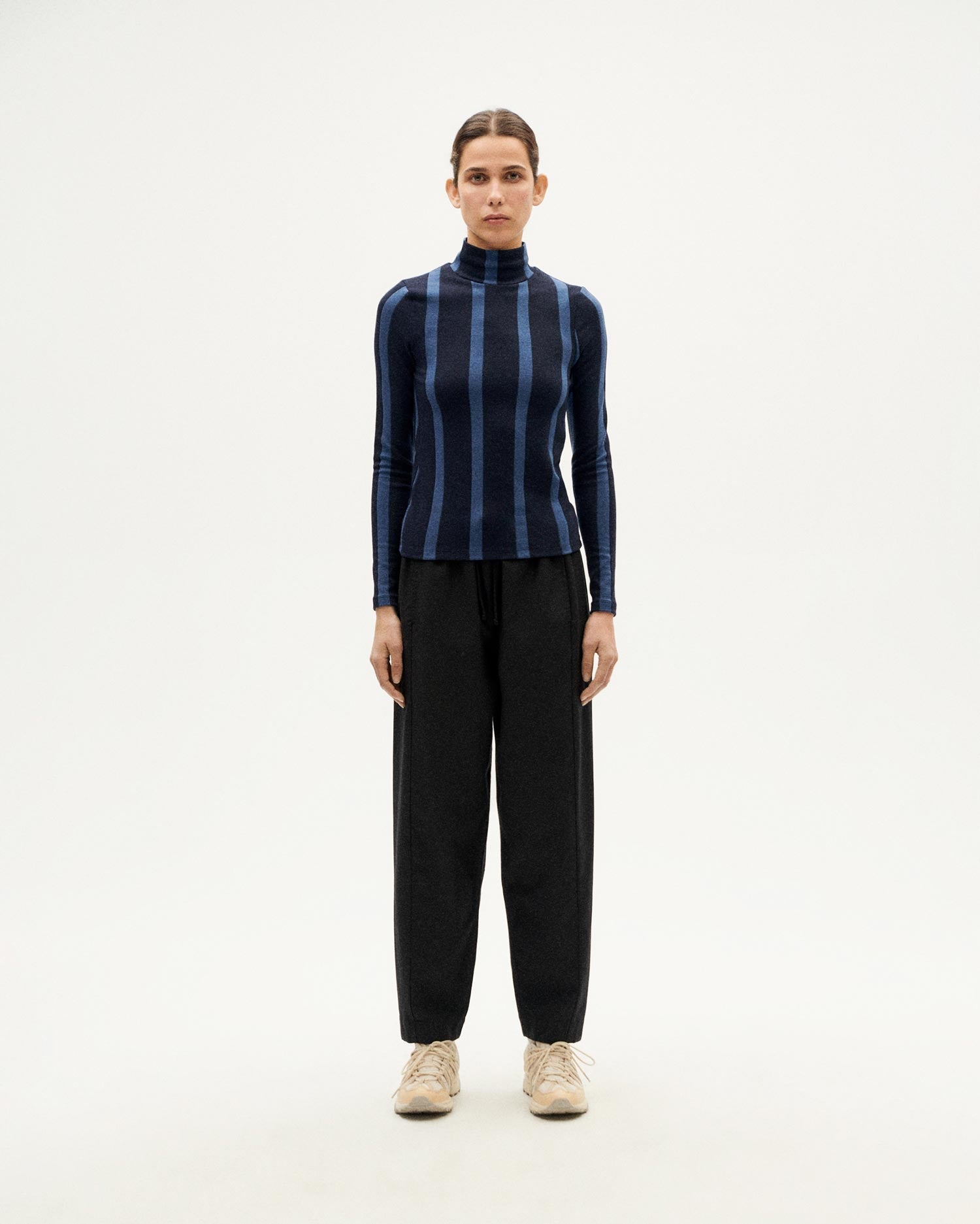 Pantalón negro Esther sostenible-2