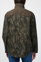 Chaqueta Camuflaje Con Cuello Chimenea Y Cierre De Cremallera - Hunter Pigment - Mujer