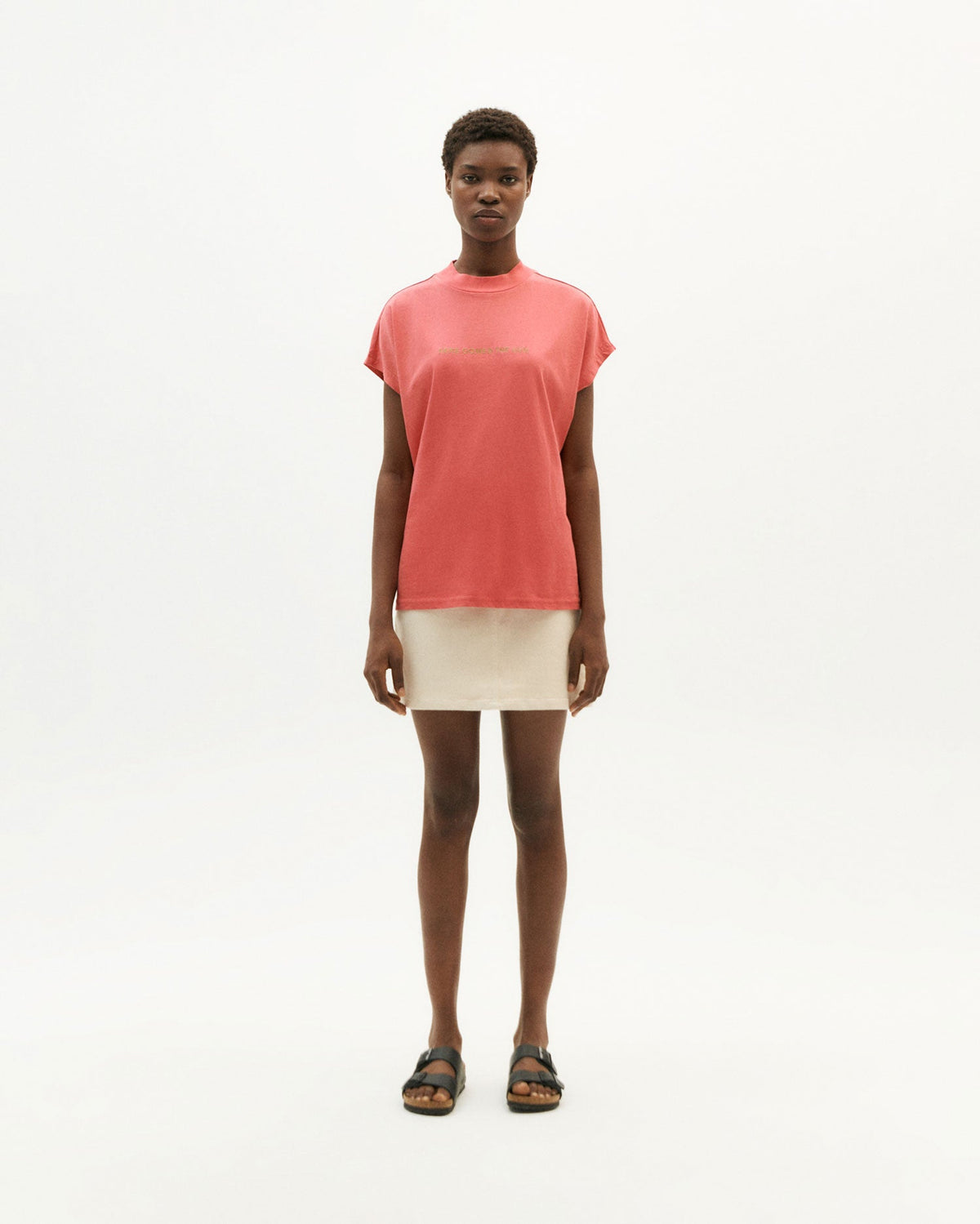Camiseta rosa Here Comes The Sun sostenible-3