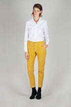 Tailored Cropped Corduroy Chinohose – Ocker – Damen