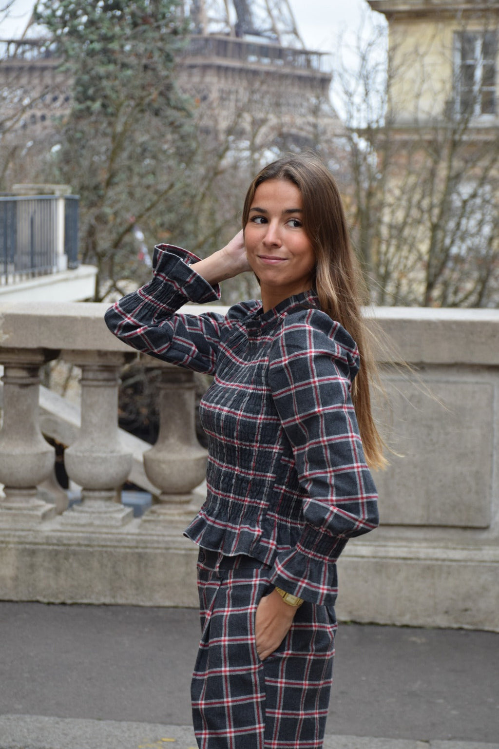 Chía Alia Gray And Red Check Shirt