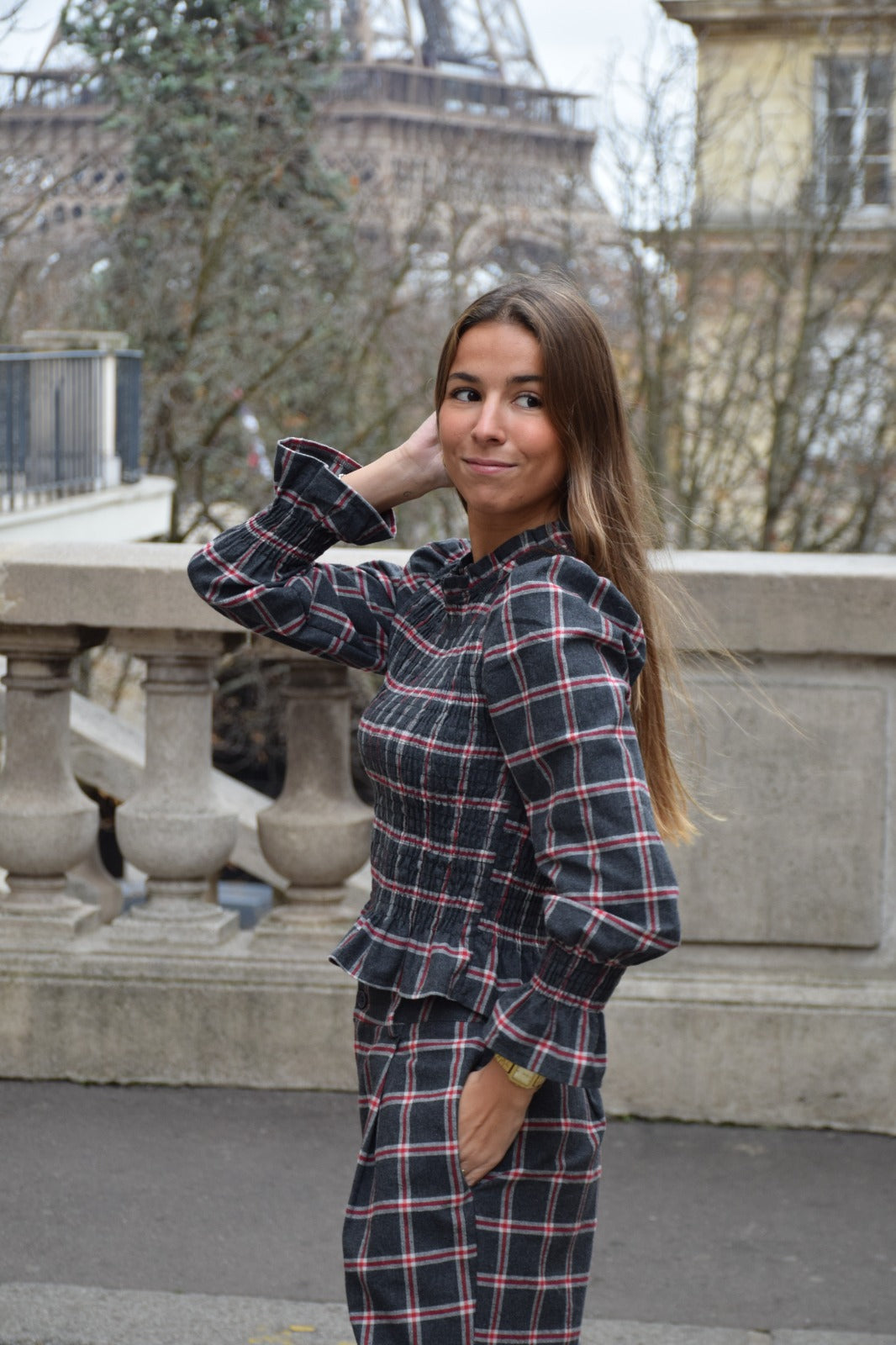 Chía Alia Gray And Red Check Shirt