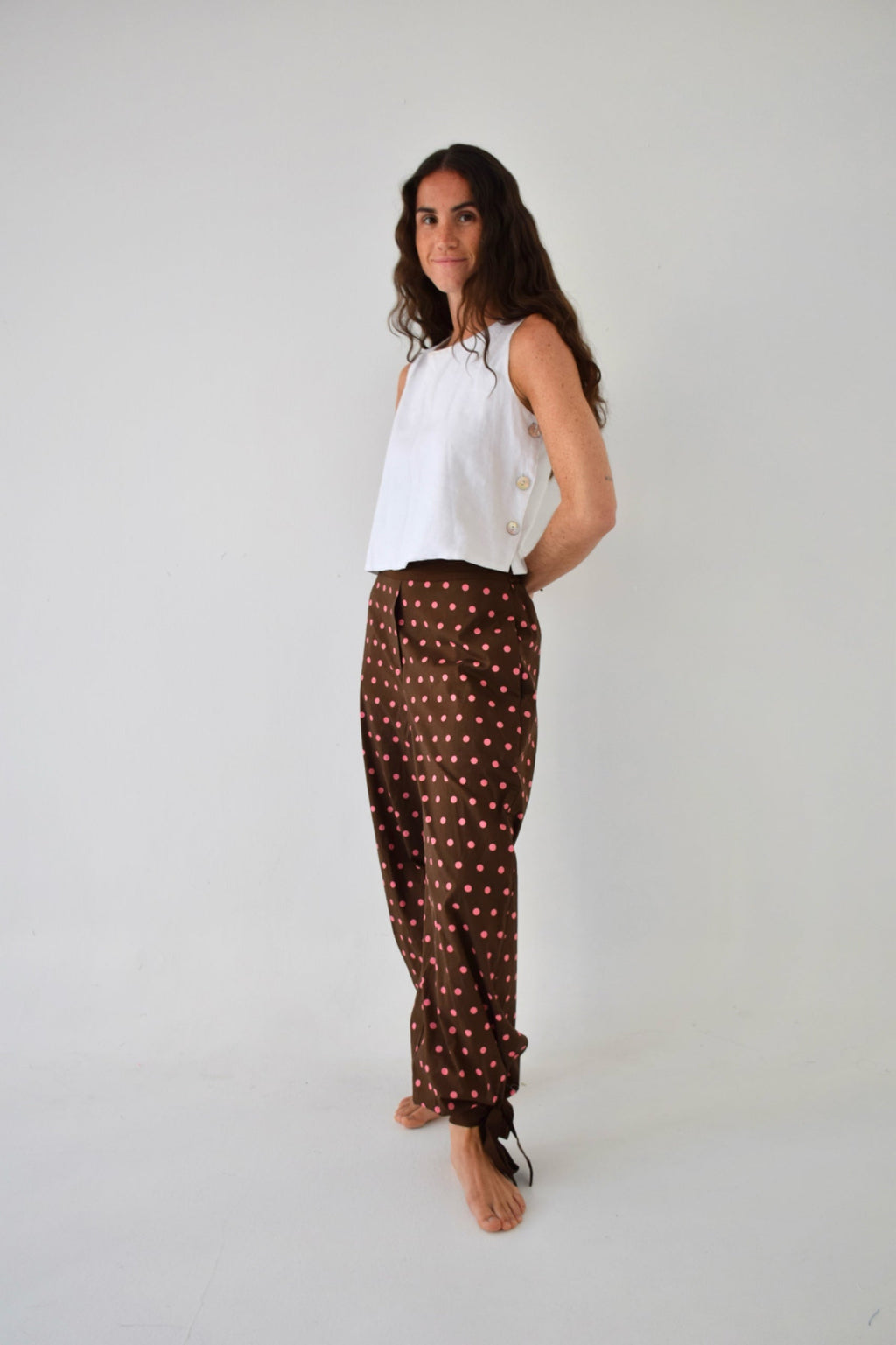 Pantalones Lia de lunares en marrón y rosa