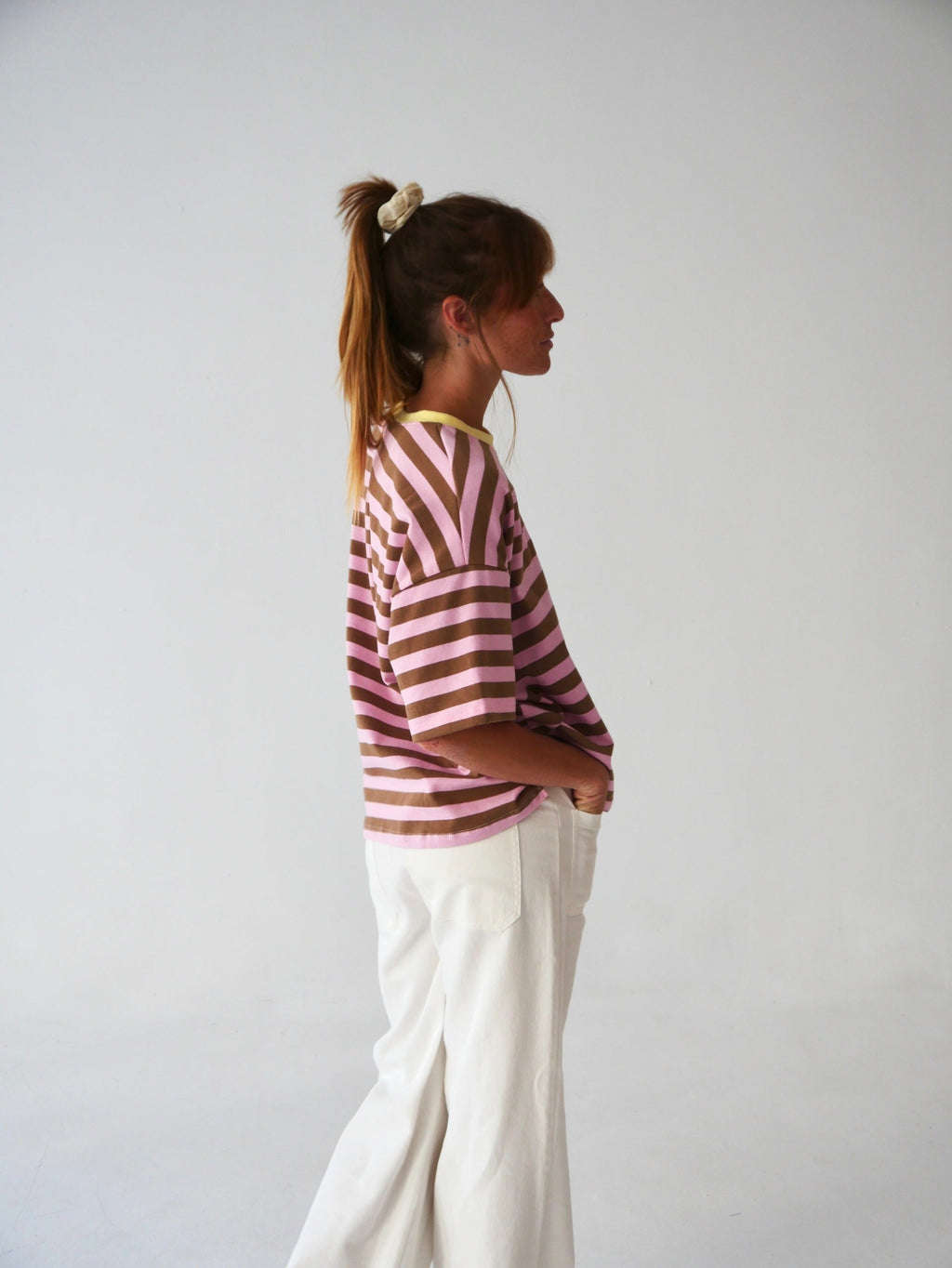 Camiseta Nunu marrón y rosa